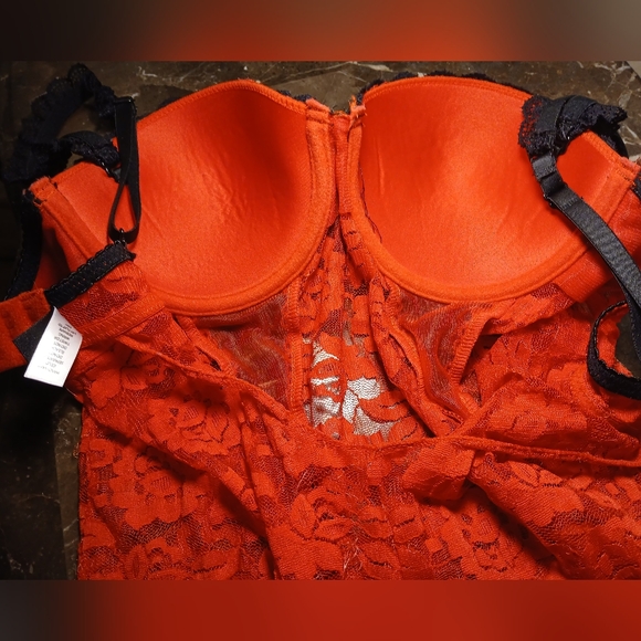 Elegant Red Lace Chemise - Picture 13 of 15